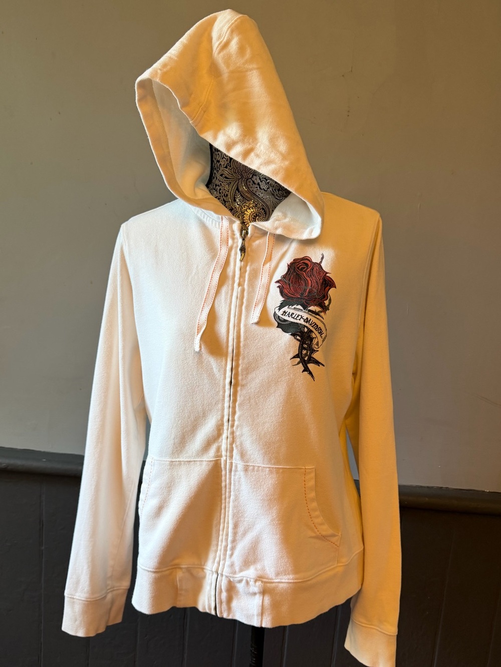 Vintage Y2K Harley-Davidson White Zip Hoodie with Red Rose Patch